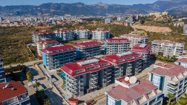 4-Sobni Stan na Prodaju u Kestelu, Alanya s Bazenom, Blizu Mora