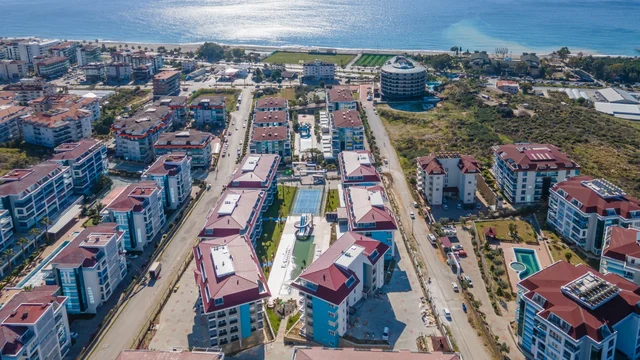 4-Sobni Stan na Prodaju u Kestelu, Alanya s Bazenom, Blizu Mora