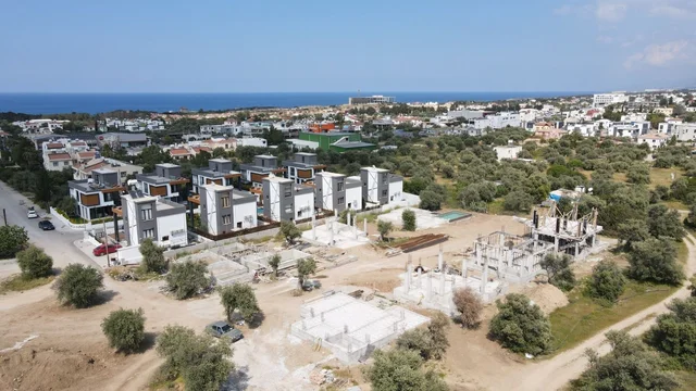 Rustige luxe: villa's met zeezicht in Catalkoy