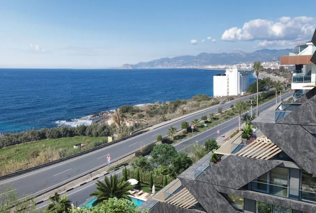 Alanya Kargıcak'ta Denize Sıfır ve Muhteşem Deniz Manzaralı Daireler - Vatandaşlık İçin Uygun Seçenekler: 2+1, 3+1 ve 4+1